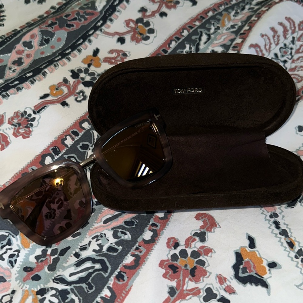 Tom Ford sunglasses. Brand new, only worn once.